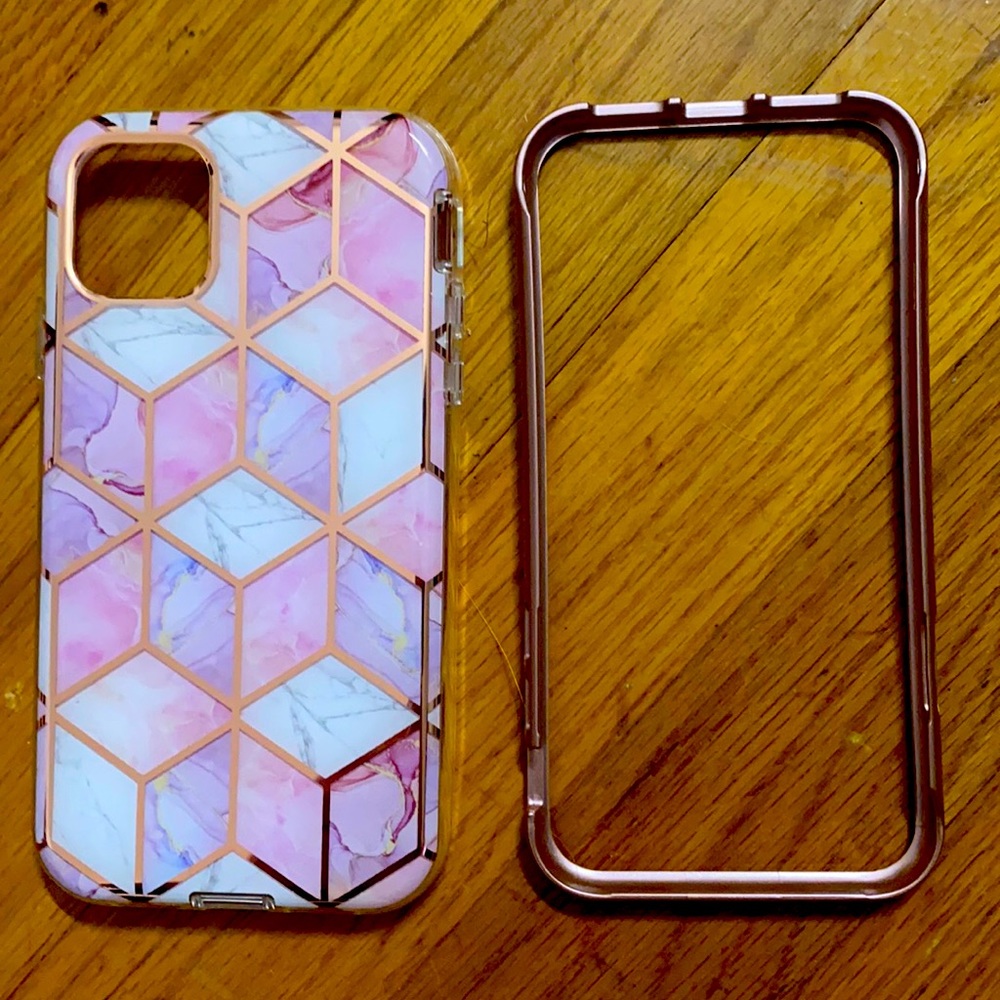 Pink diamond pattern plastic iPhone 11 case.